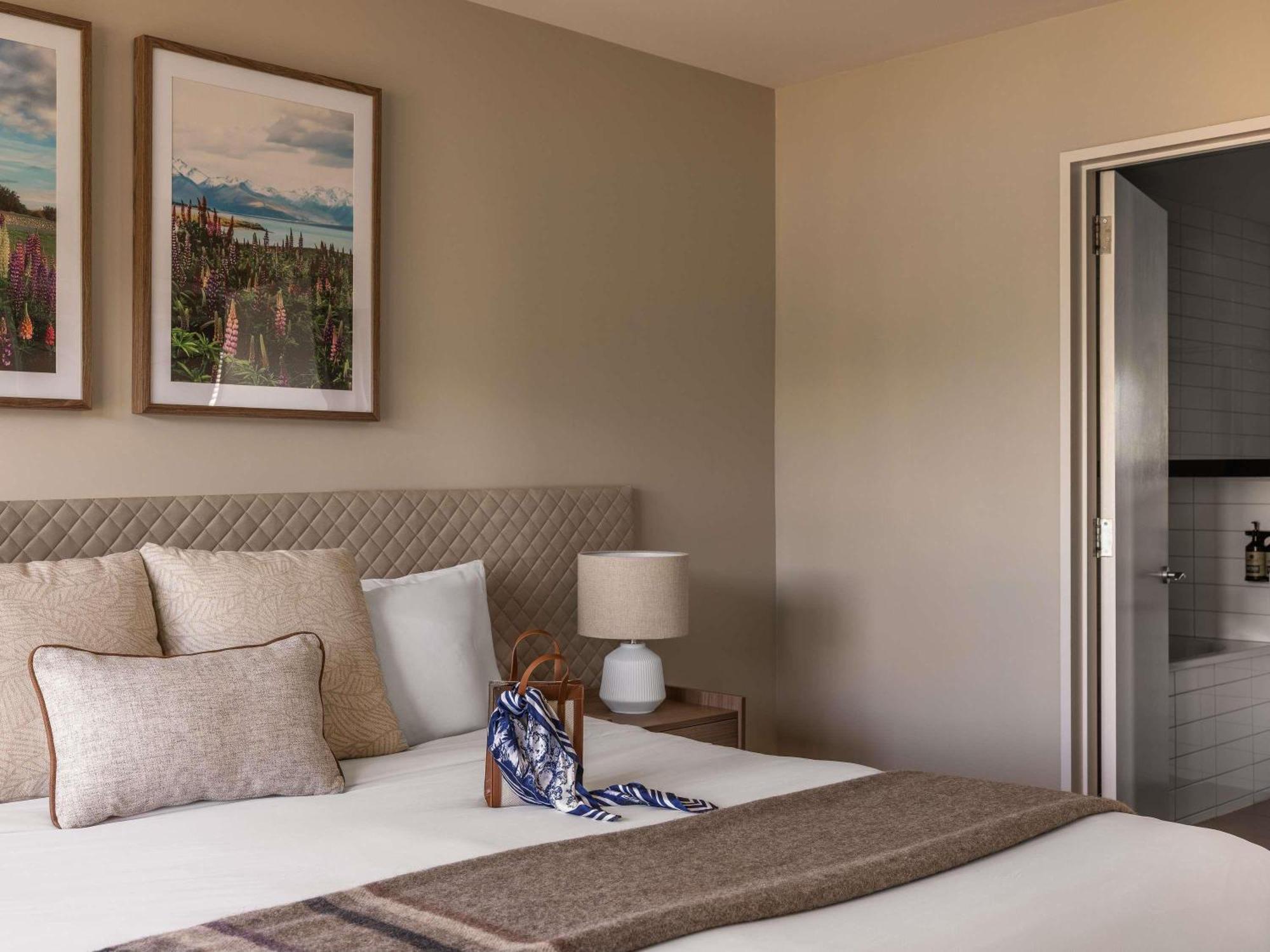 One-bedroom mountain view villa